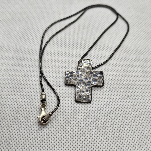 Silpada Hammered Cross Necklace 925 - Picture 8 of 10